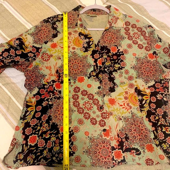 Tianello XL Floral Top - Picture 6 of 13